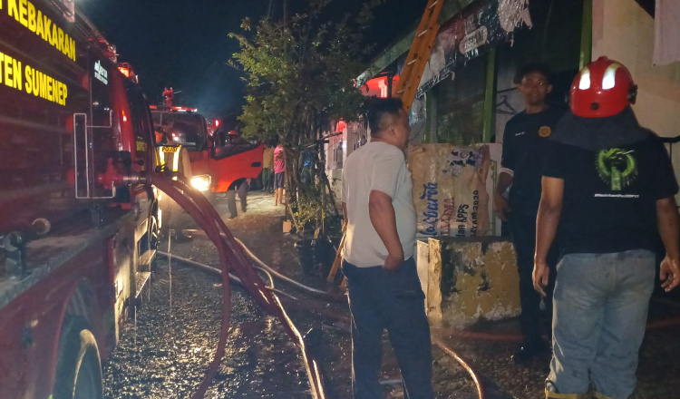 Si Jago Merah Lalap Perumahan Batu Kencana Sumenep, Tiga Bangunan Hangus Terbakar